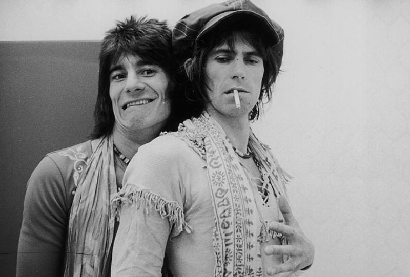 These 1970s Backstage Photos Of Musicians Will Make You Wish You Were There