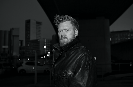 EXCLUSIVE: Gareth Dunlop Releases Uplifting Live Video Of Hit Single ‘Just In Case’