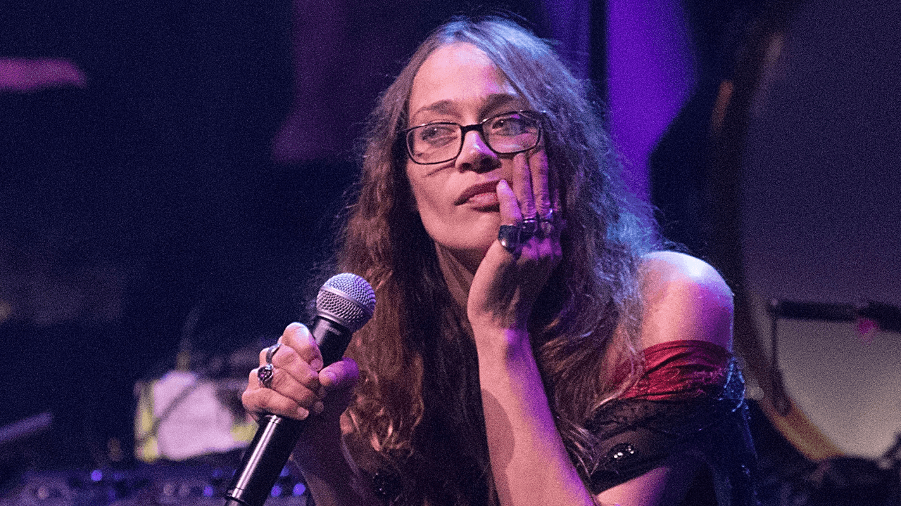 Fiona Apple Joins the Waterboys on New Song “Letter From an Unknown Girlfriend”: Listen