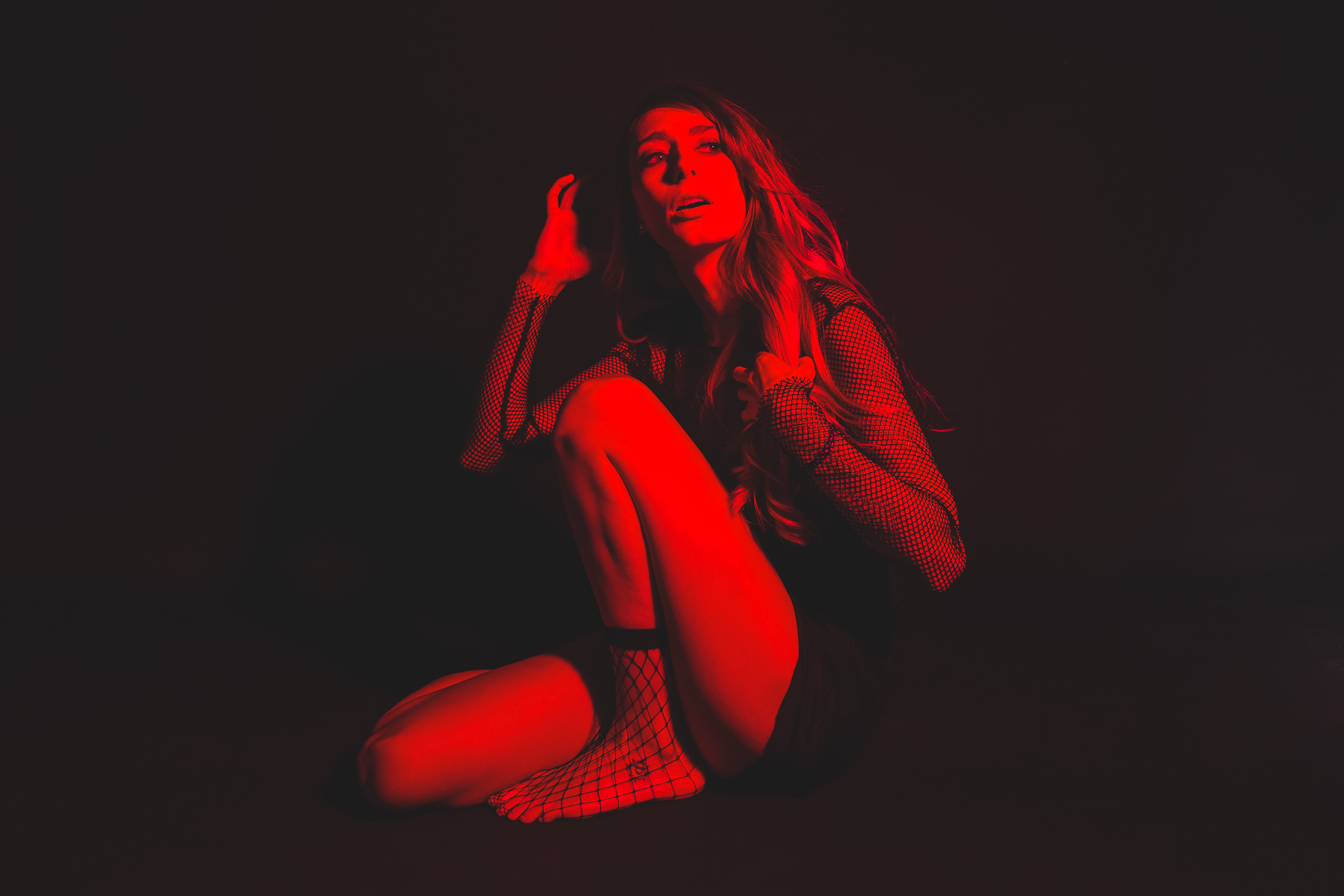 Holly Steps Into the Spotlight with Debut Single ‘Something Sexy’