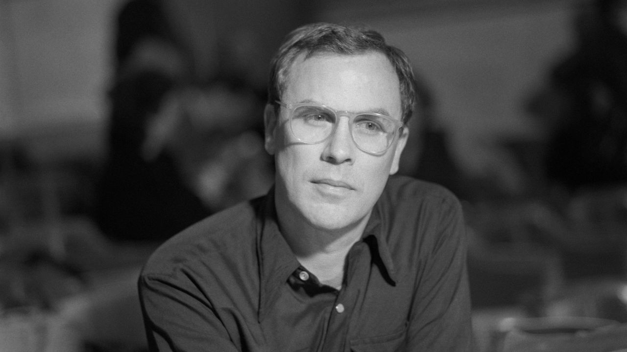 Robert Wilson, Boundary-Pushing Playwright and Director Who Collaborated with Philip Glass, Tom Waits, and Lady Gaga, Dies at 83